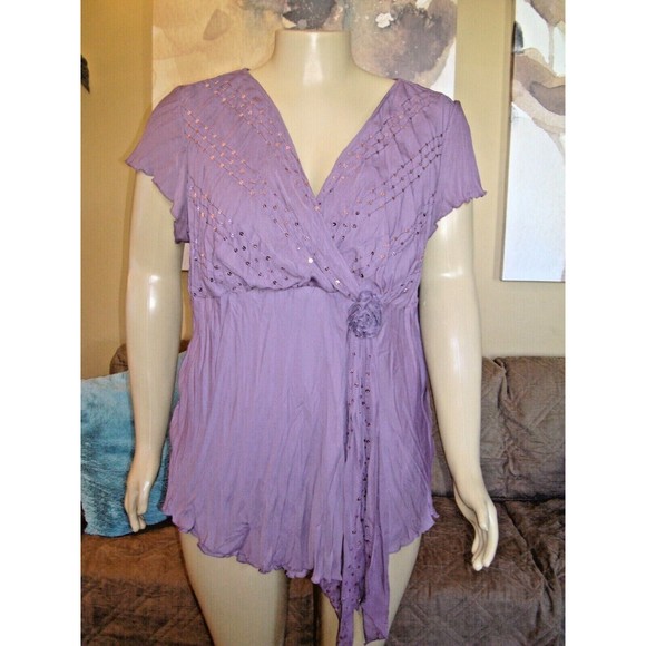 Venezia Lane Bryant Purple Lavender Cross-Over Sequin Top 18/20 NWT - Picture 2 of 4